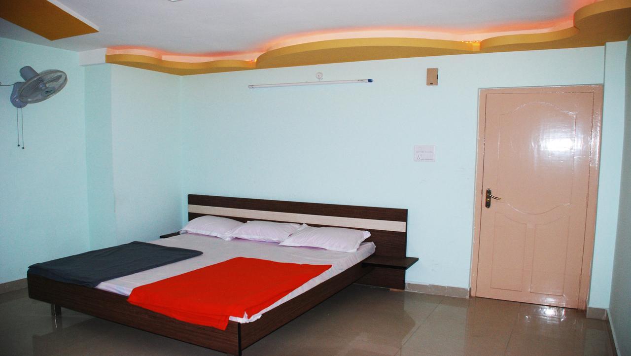 Ramas Residency Villa Шрикалахащи Екстериор снимка